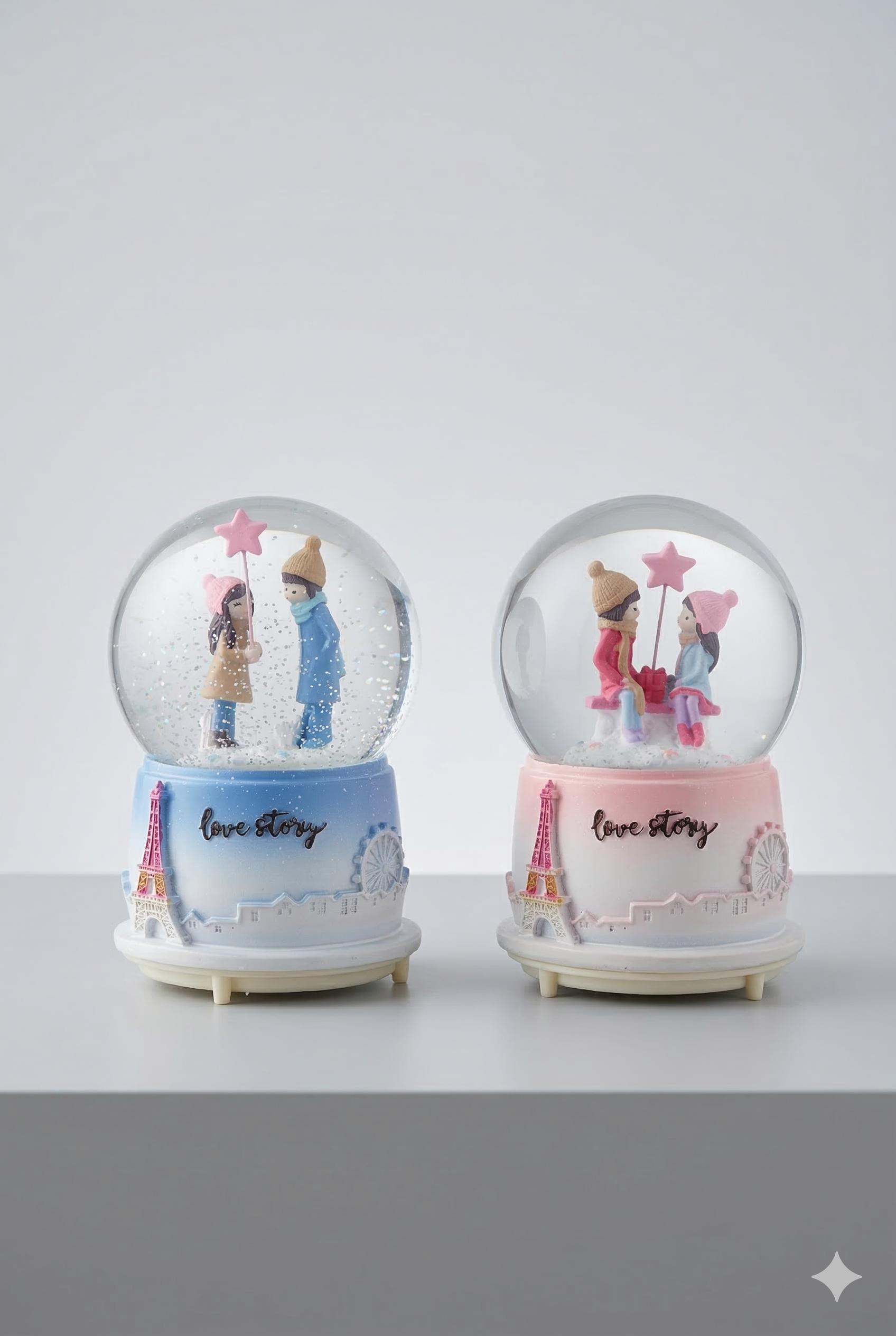 "Love Story" Temalı Romantik Paris Kar Küresi
