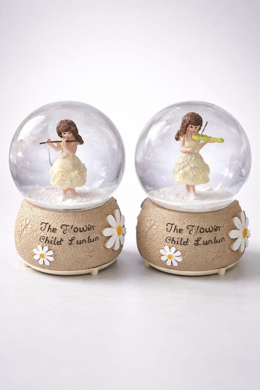 Müzikli Işıklı Kar Küresi – Keman Çalan Kız Figürlü Dekoratif Snow Globe (The Flower Child Lunlun)