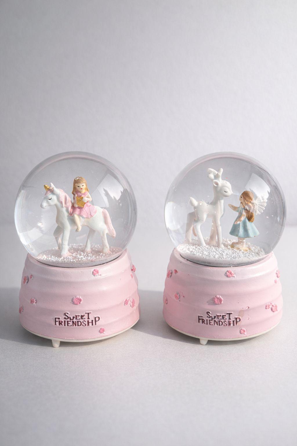 Sweet Friendship Unicorn Kar Küresi – Romantik Dekoratif Işıklı Müzikli Snow Globe